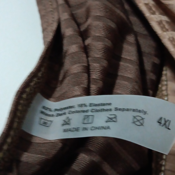 Two piece Bathing Suit Tankini and matching bottoms - Picture 2 of 8